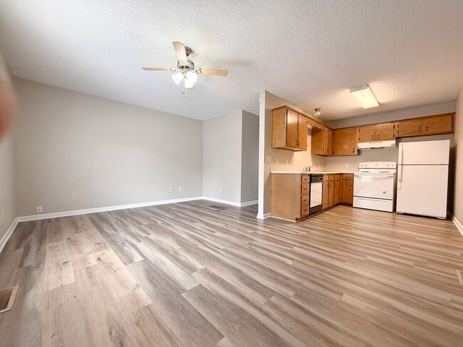 Building Photo - 1948 E 1st St