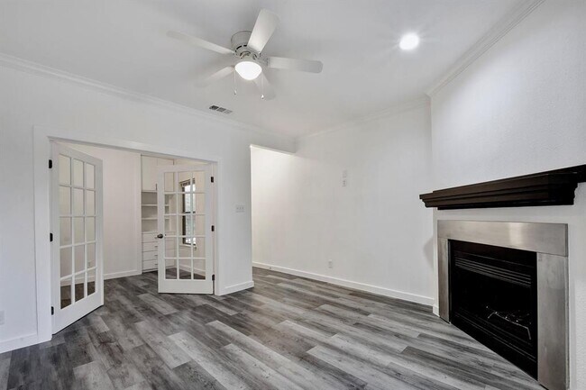 Foto del edificio - 3840 Far W Blvd
