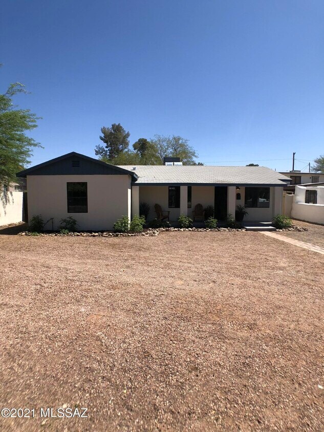 Primary Photo - 1440 E Edison St
