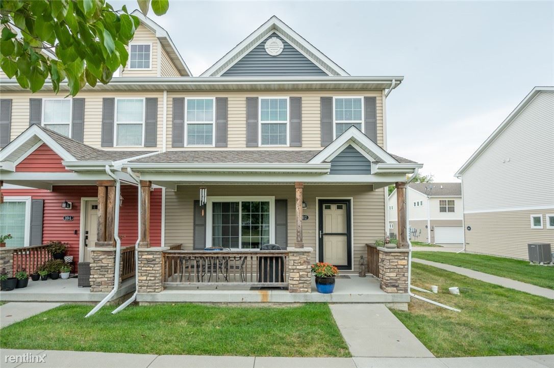 9175 Coneflower Dr, West Des Moines, IA 50266 Townhome Rentals in West Des Moines IA