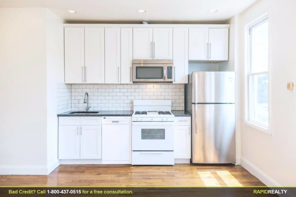 Primary Photo - 2058 Bergen St