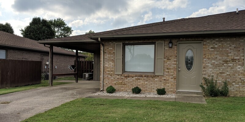 Primary Photo - Oxford Place Apartments