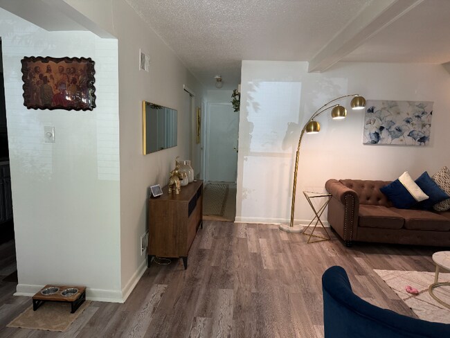 Foto del edificio - 9 Arrowwood Ln