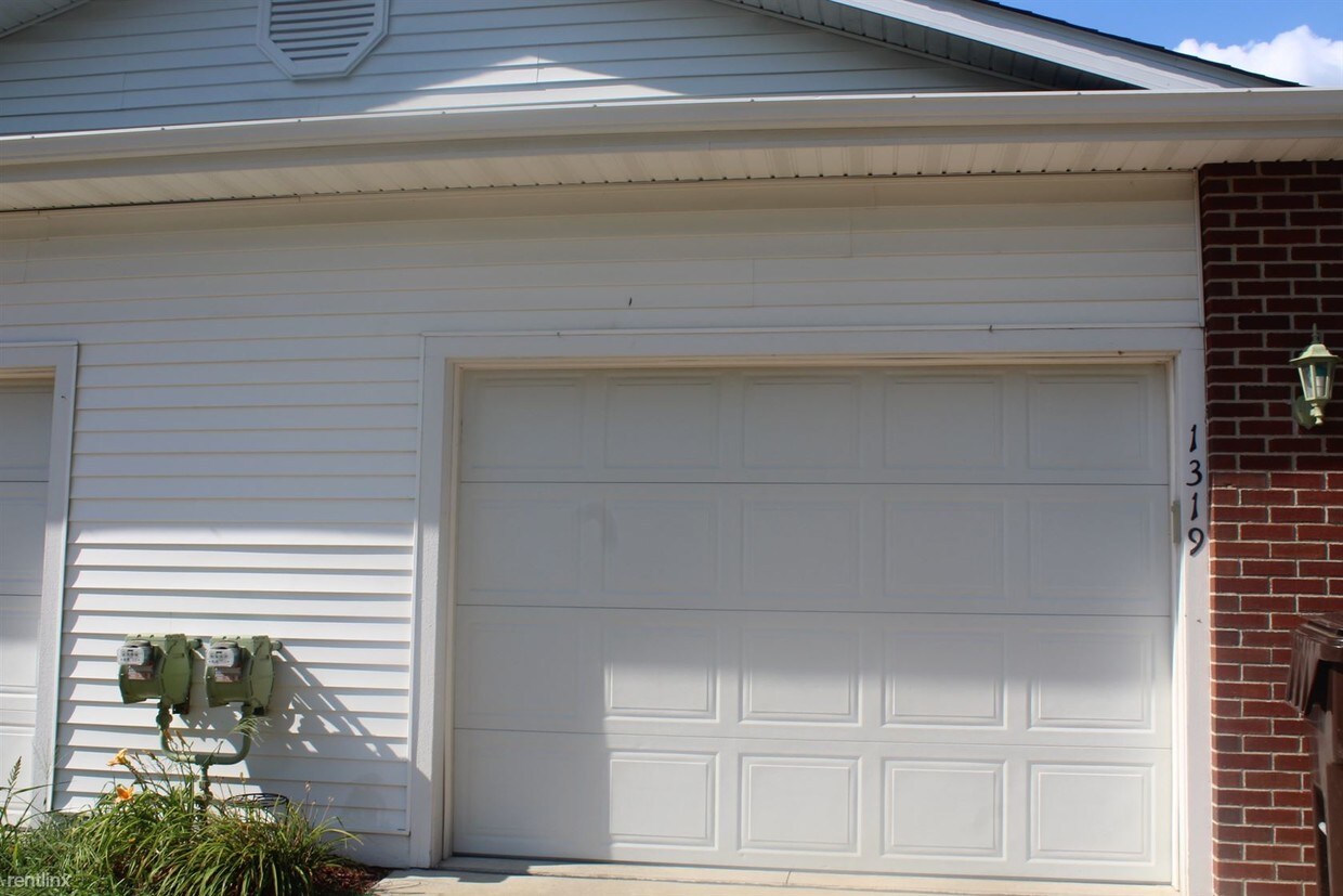 Foto principal - 3 br, 2.5 bath Duplex - 1319 E Ashman St