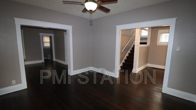 Building Photo - 6006 Peery Ave