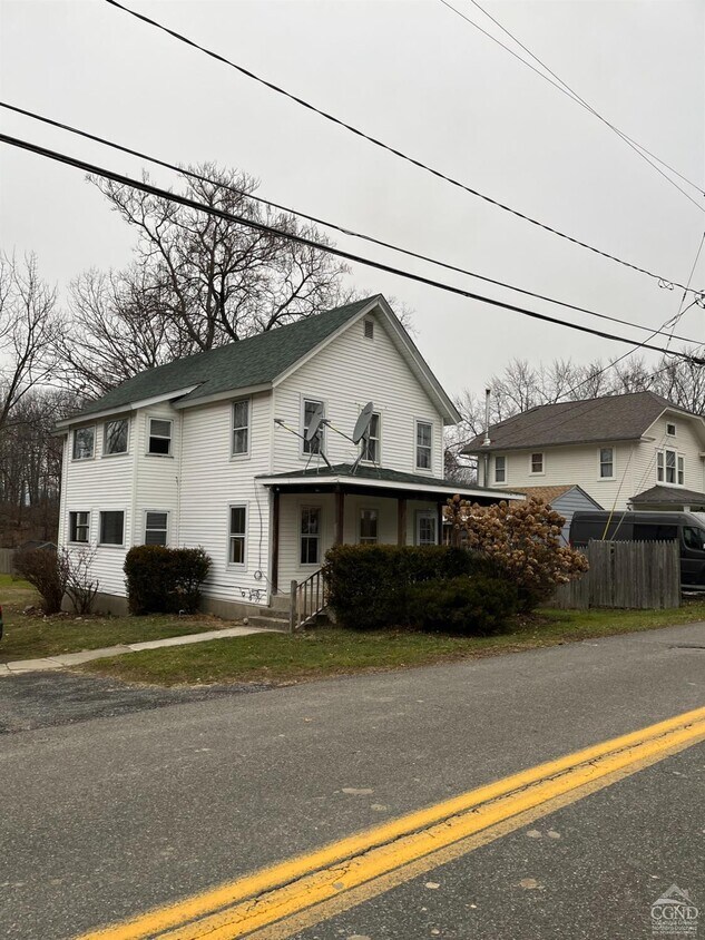 Primary Photo - 189 Maple Ave