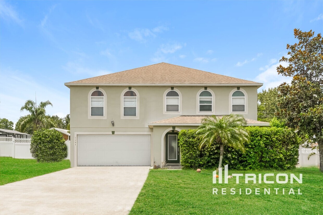 Foto principal - 1795 Sunset Ridge Dr
