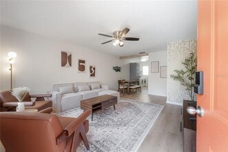 Building Photo - 6910 S MacDill Ave