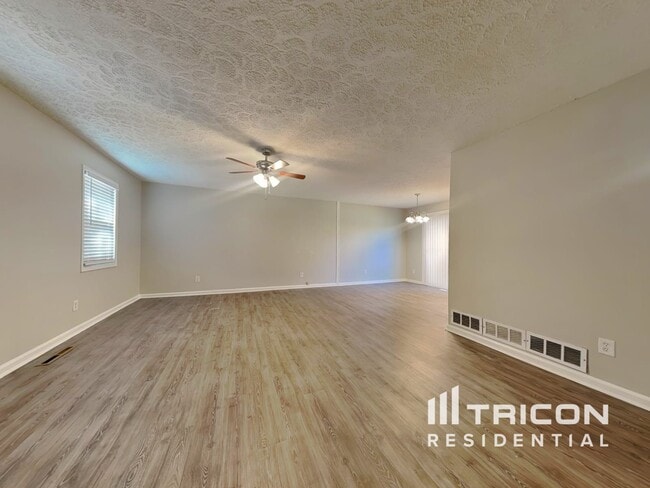 Building Photo - 3150 Colorado Dr