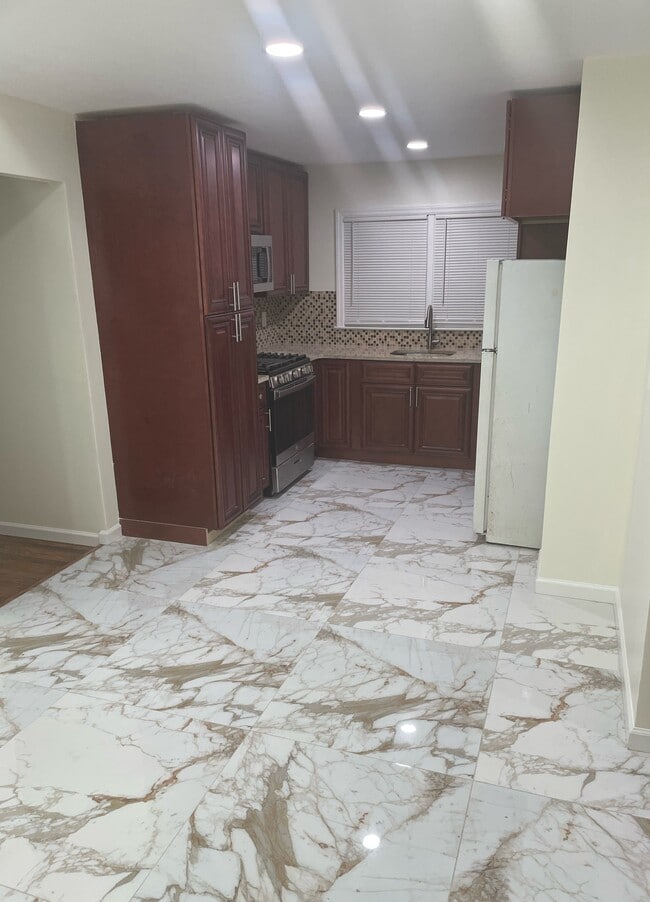 Brooklyn 1 - Brooklyn 1 Apartment