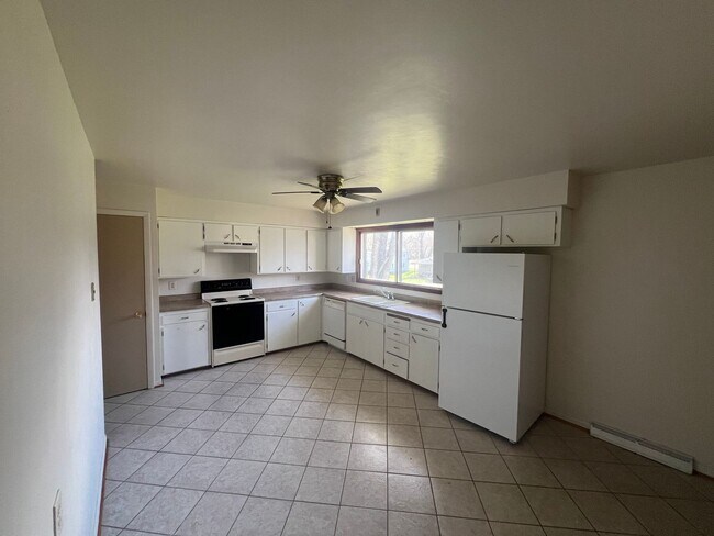 Foto del edificio - 2231 Wickham Ave