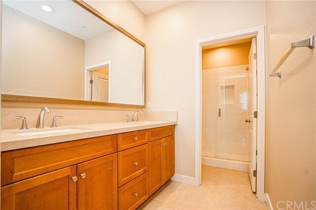 Foto del edificio - 8038 Ackerman St