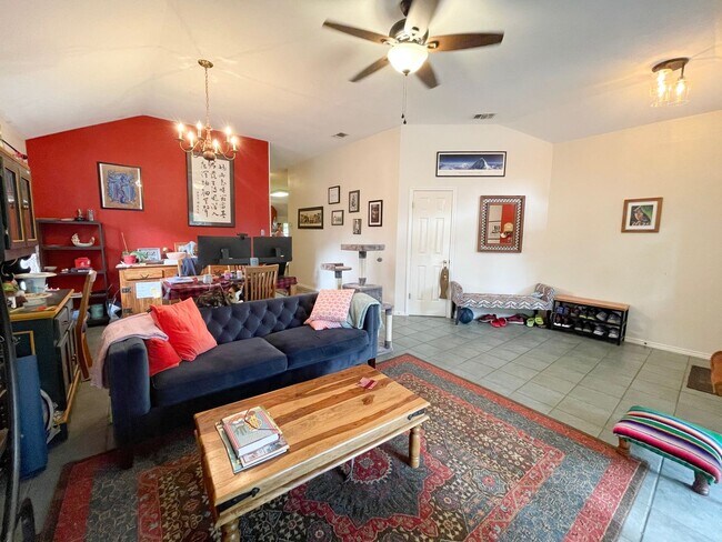 Foto del edificio - Rental Home in Helotes Available for July ...