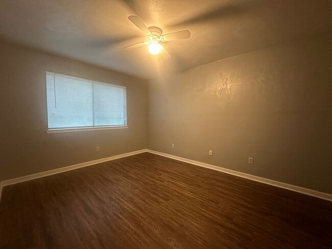 Foto del edificio - Downstairs unit off Miccosukee!