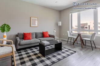 Building Photo - 3560 Rambla Pl