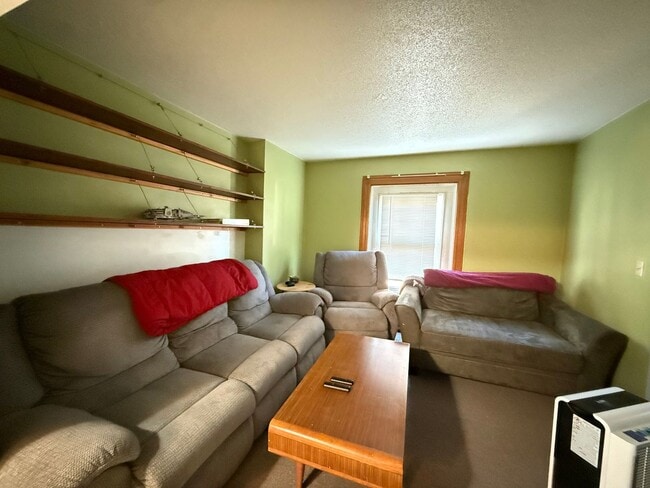 Building Photo - $2,700 | 4 Bedroom, 2 Bathroom Duplex | NO PETS | Available for August 1st, 2026 Move In!