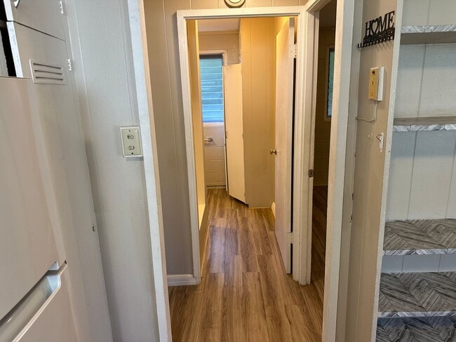 Building Photo - 15 ?Iliahi St