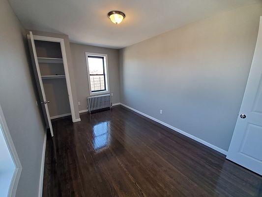 Foto del edificio - 2 bedroom in BRONX NY 10462