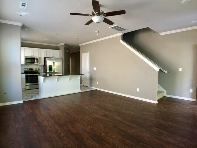 Photo - 393 S Hill Ave House