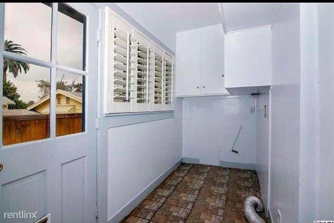 Building Photo - 3 br, 2 bath House - 13631 Sunset Drive