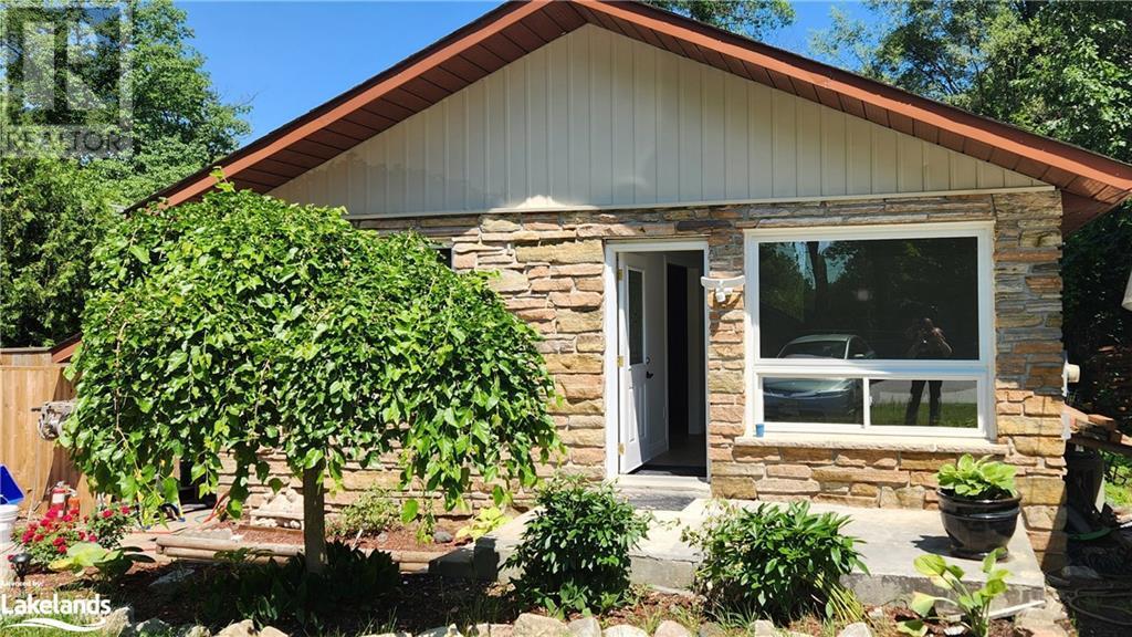 34 Summerhill Crescent, Wasaga Beach, ON L9Z 2T3 House for Rent in