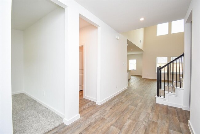 Foto del edificio - 4212 Misty Elm Ln