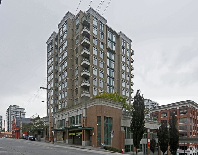 Caranarvon Towers