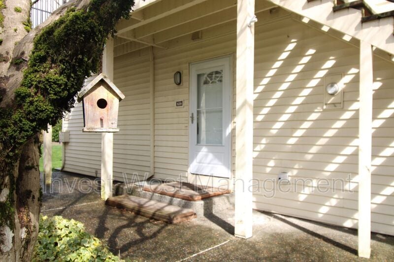 Primary Photo - 629 N Hayden Bay Dr