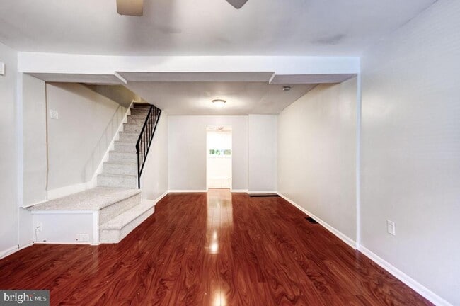 Foto del edificio - 4442 Baker St