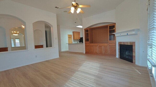 Foto del edificio - 11171 Mansfield Dr