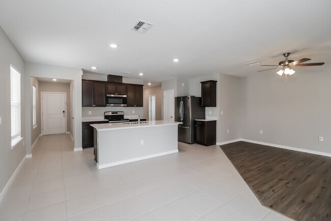 Building Photo - Inviting 4-Bedroom Home