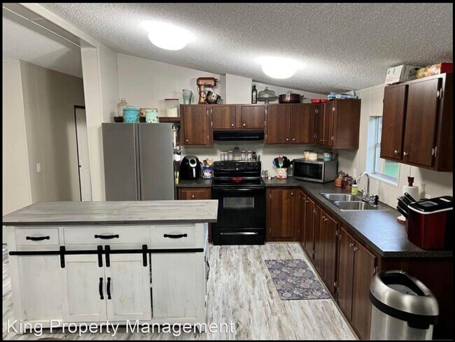 Building Photo - 3 br, 2 bath House - 711 Wellington Rd