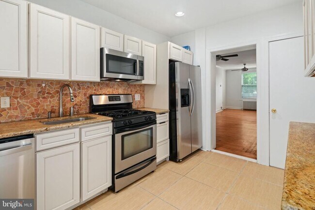 Foto del edificio - 3881 Manor St