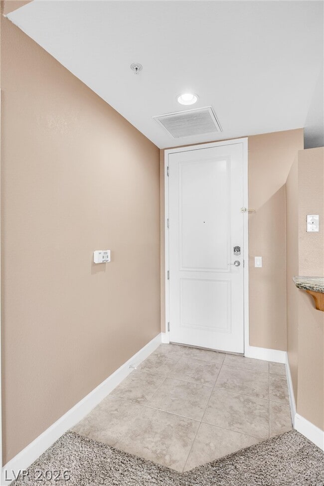 Building Photo - 91 E Agate Ave