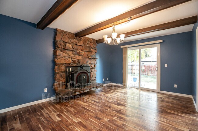 Foto del edificio - 470 Sutton Cir