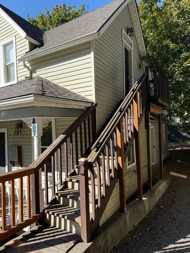 Foto principal - 1624 W 6th Ave