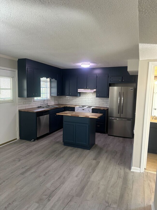 Foto del edificio - Spacious 3BR/BA Townhome in Prime Vestavia Location