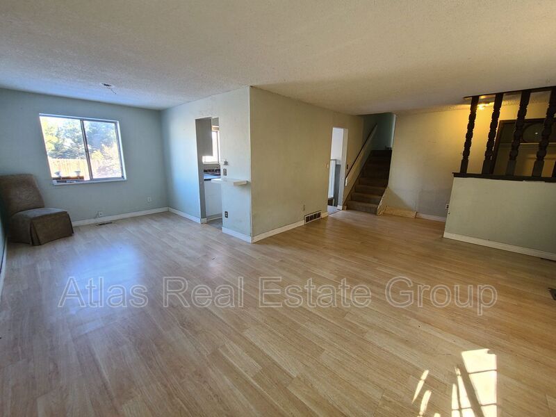Primary Photo - 9327 W Nova Ave