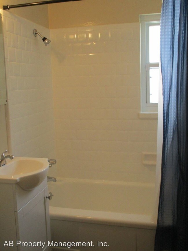 Building Photo - 2 br, 1 bath House - 263 North K. Street