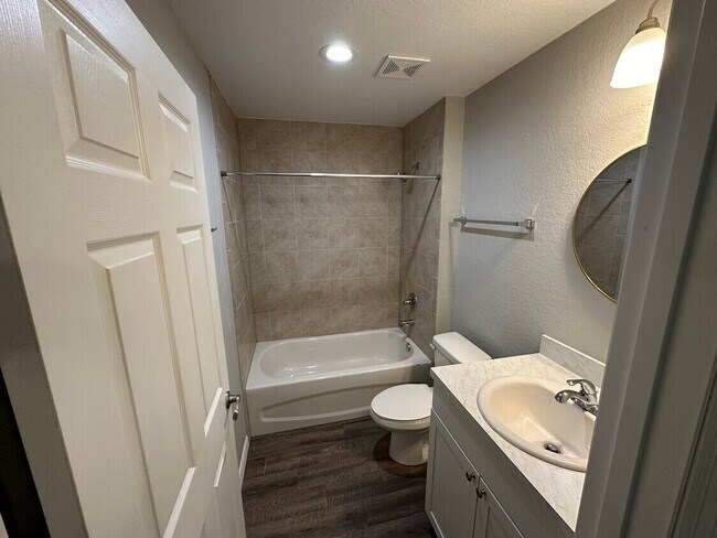 Foto del edificio - 5580 NE 35th St