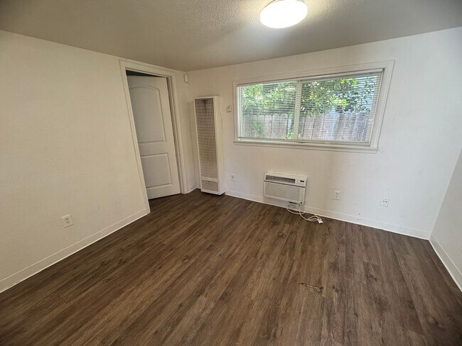 Foto del edificio - 1 Bedroom 1 Bath Home with a Large Outdoor...