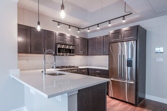 Building Photo - Abraxas at 90 State