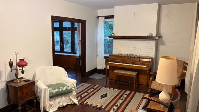 Sala de estar - 307 Parklyn St