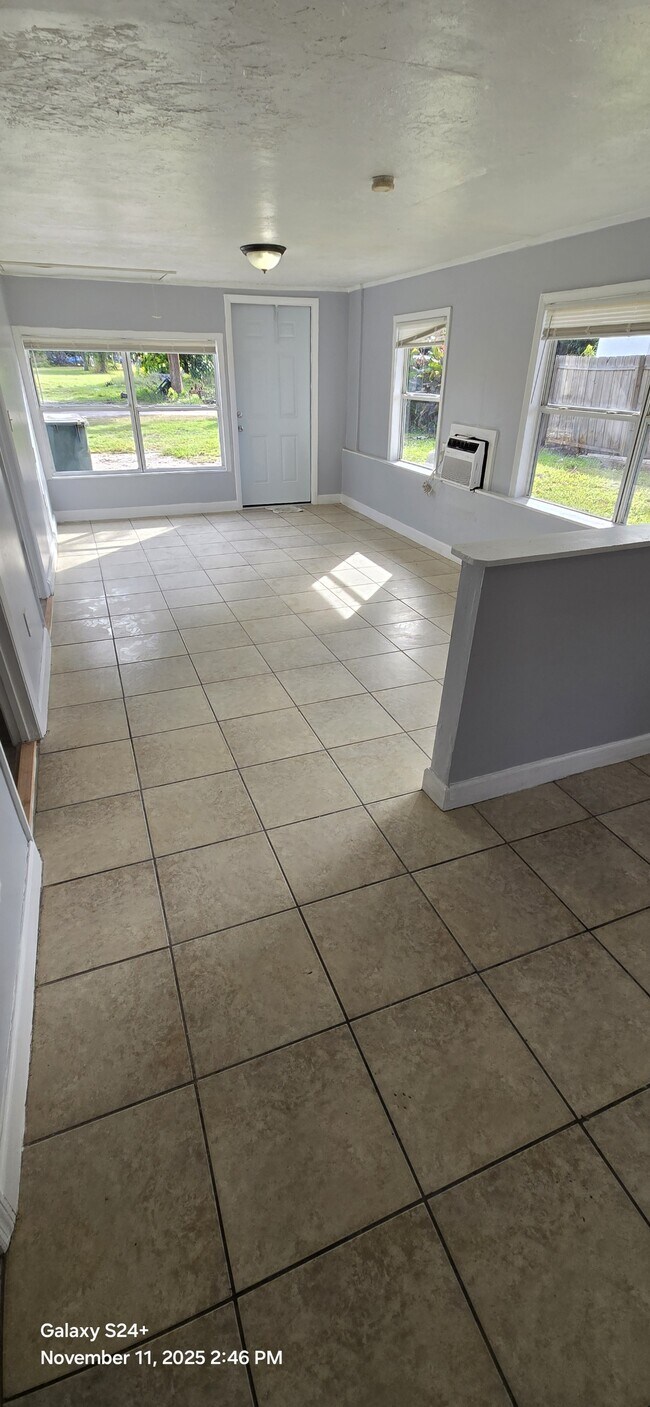 Foto del edificio - 5202 16th St E