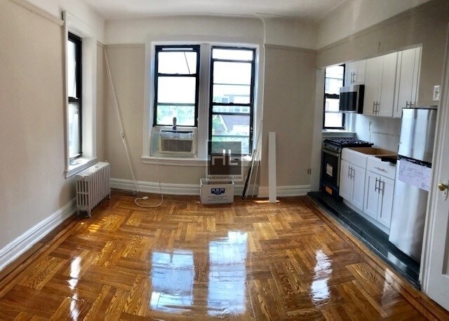 Building Photo - 44 STREET/SUNNYSIDE