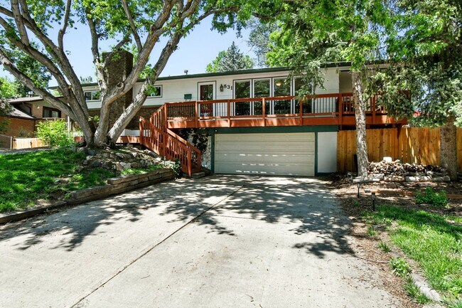 Foto del edificio - Fabulous 4 BR 3 bath home with fenced back...