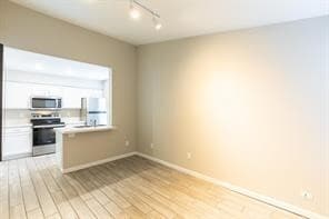 Building Photo - 3900 Woodchase Dr