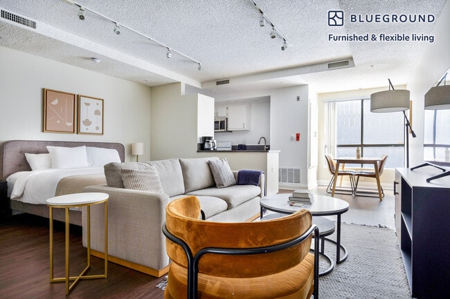 Building Photo - 747 Gayley Ave