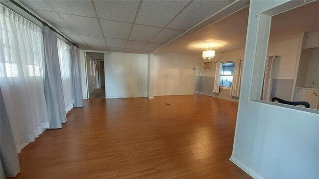 Foto del edificio - 2125 Kepner Dr