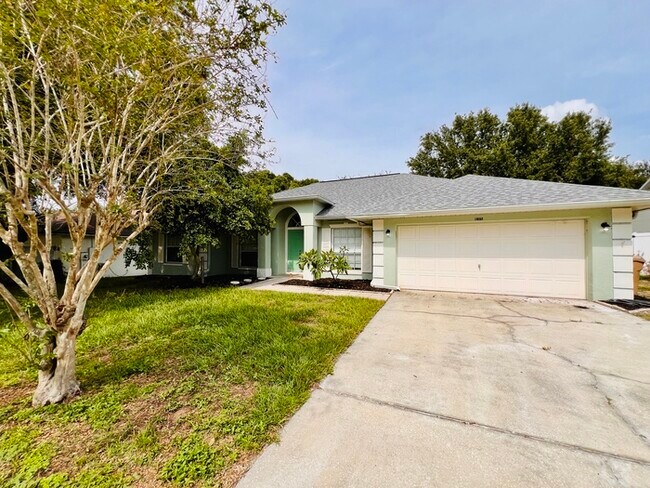 Foto del edificio - PRICE REDUCED FOR A QUICK MOVE IN!!  Beaut...